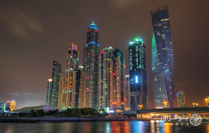 تصویری از برج‌های دبی‌مارینا در شب